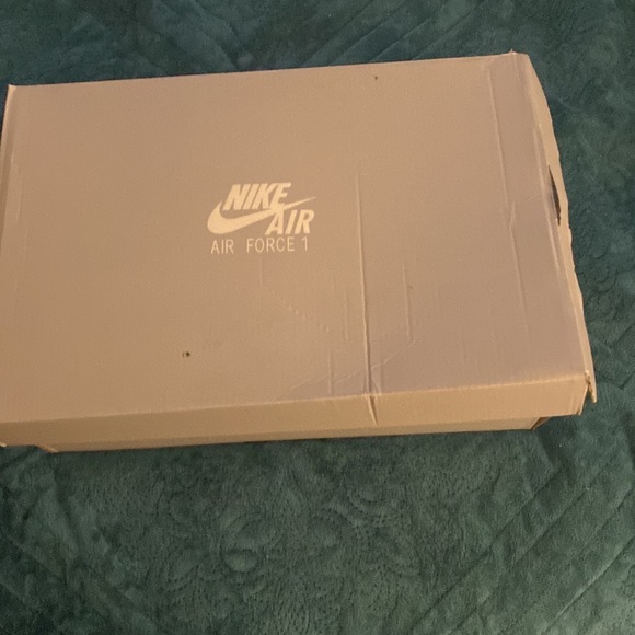 I’m selling a brand new Air Force 1 - Picture 2 of 2